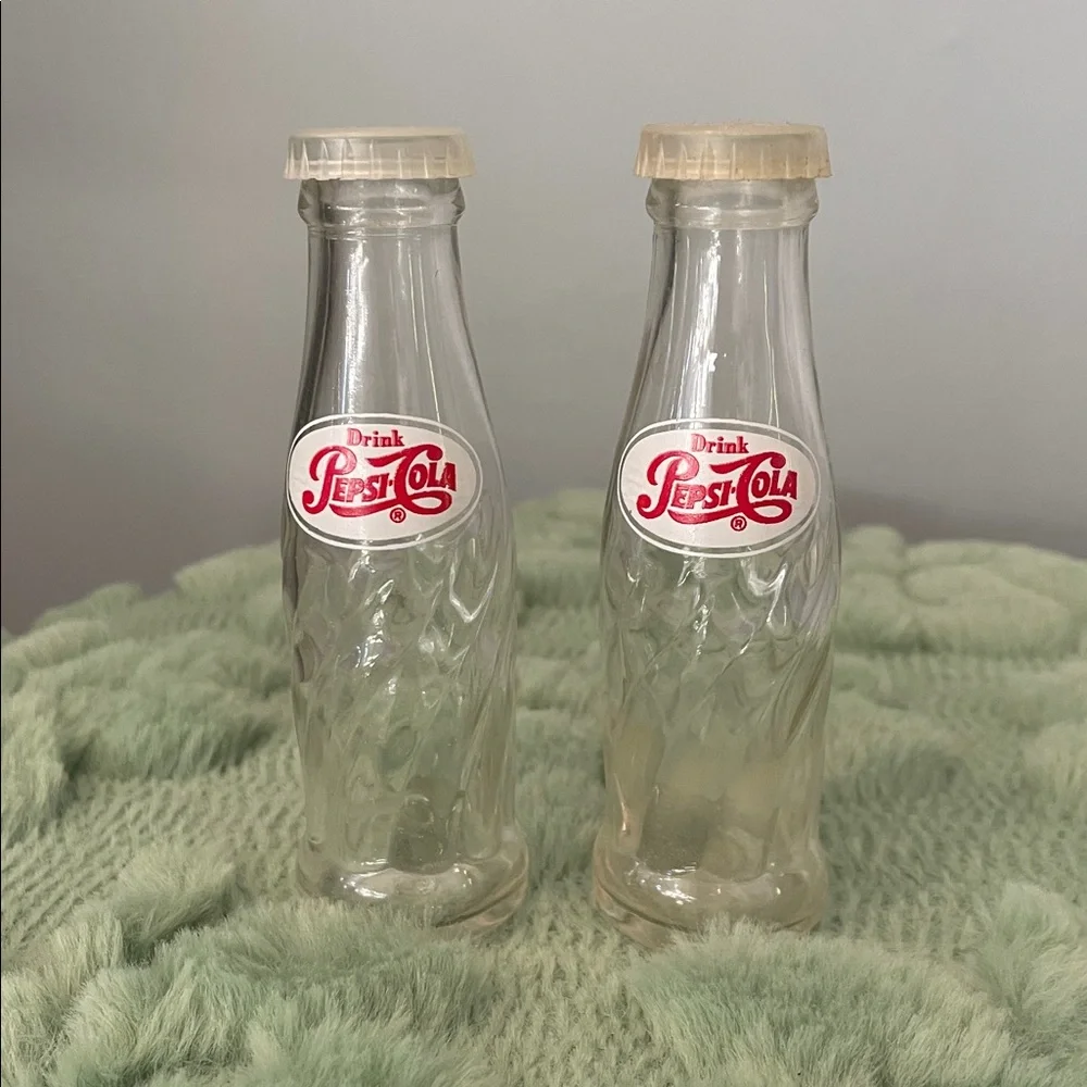 Vintage Pepsi Cola Glass Bottle salt and pepper shakers 1950’s